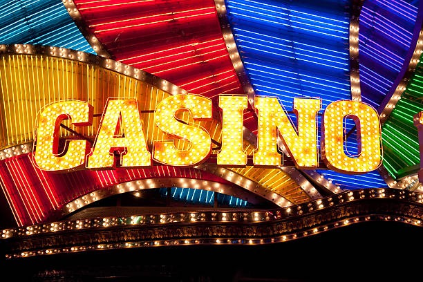 sloter88 VIP Roulette table with professional dealer, live wheel, and betting interface